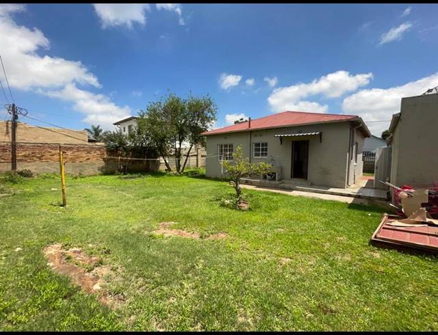 2 BEDROOM HOUSE FOR SALE IN CROSBY